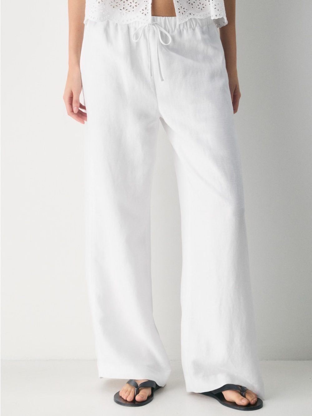Aritzia Lodge Pant - white